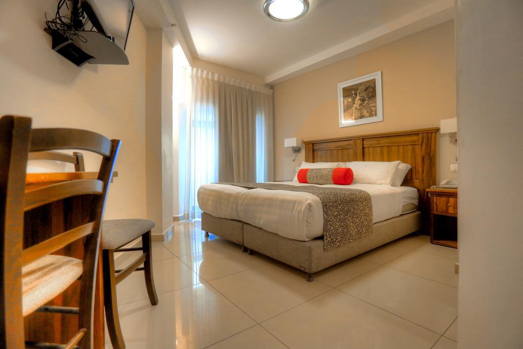 Center Hotel